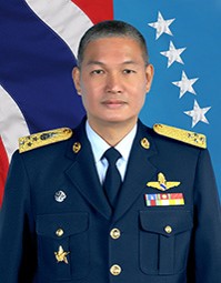 พลอากาศเอก จอม รุ่งสว่าง