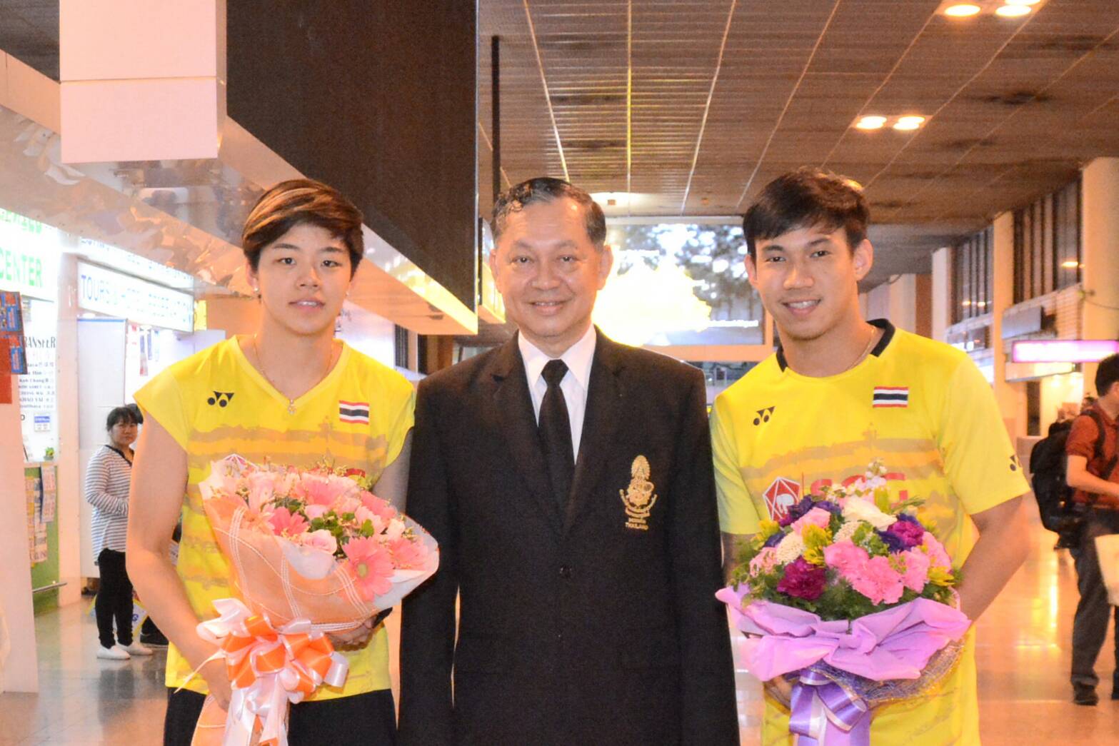 “ต้อนรับ บาส-ปอป้อ คู่ผสมรองแชมป์เอเชีย 2017 เดินทางกลับไทยวันนี้” “ต้อนรับ บาส-ปอป้อ คู่ผสมรองแชมป์เอเชีย 2017 เดินทางกลับไทยวันนี้”