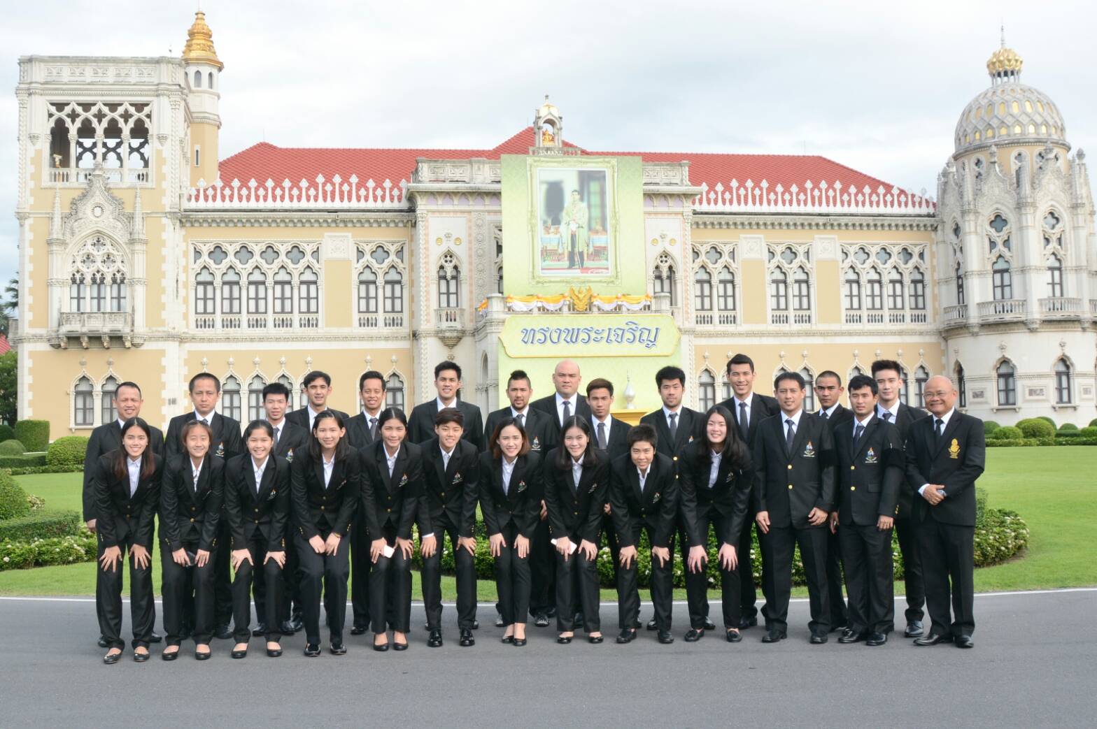 นักแบดมินตันไทยชุดซีเกมส์ เข้ารับโอวาทจากนายกรัฐมนตรี