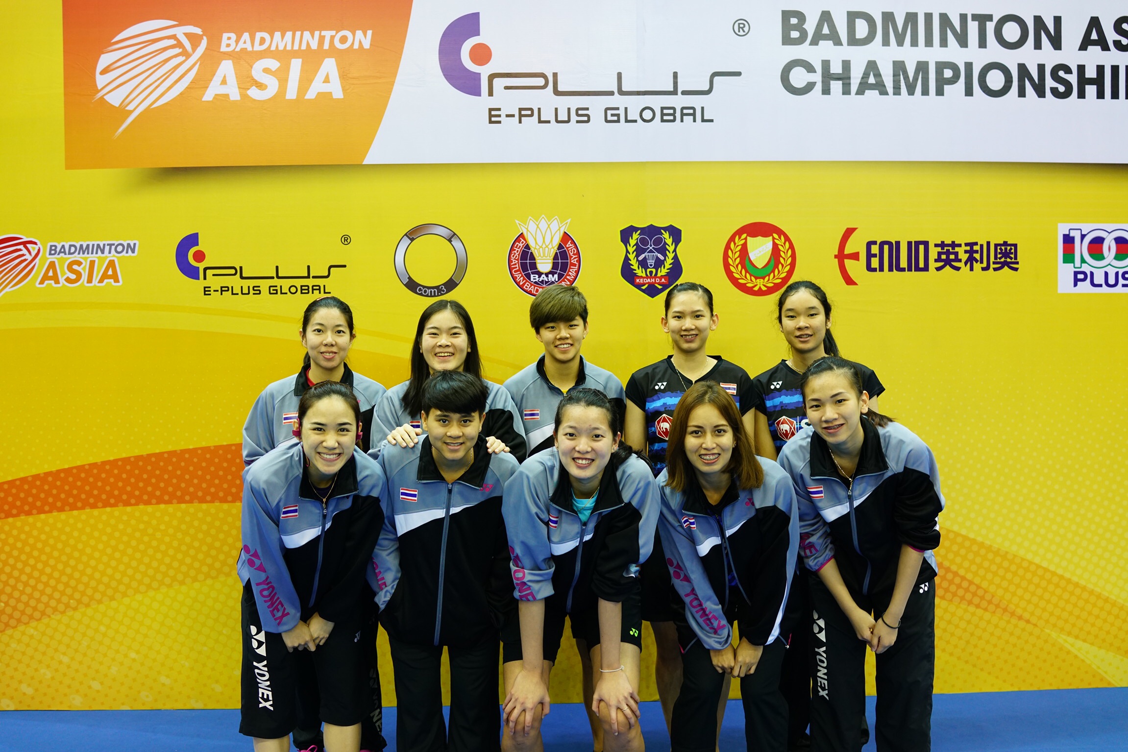 แบดทีมสาวไทย ชนะ เจ้าภาพมาเล 3-2 คู่ ผ่านเข้ารอบน๊อคเอาท์ ในแบดมินตันเอเชียทีม แบดทีมสาวไทย ชนะ เจ้าภาพมาเล 3-2 คู่ ผ่านเข้ารอบน๊อคเอาท์ ในแบดมินตันเอเชียทีม
