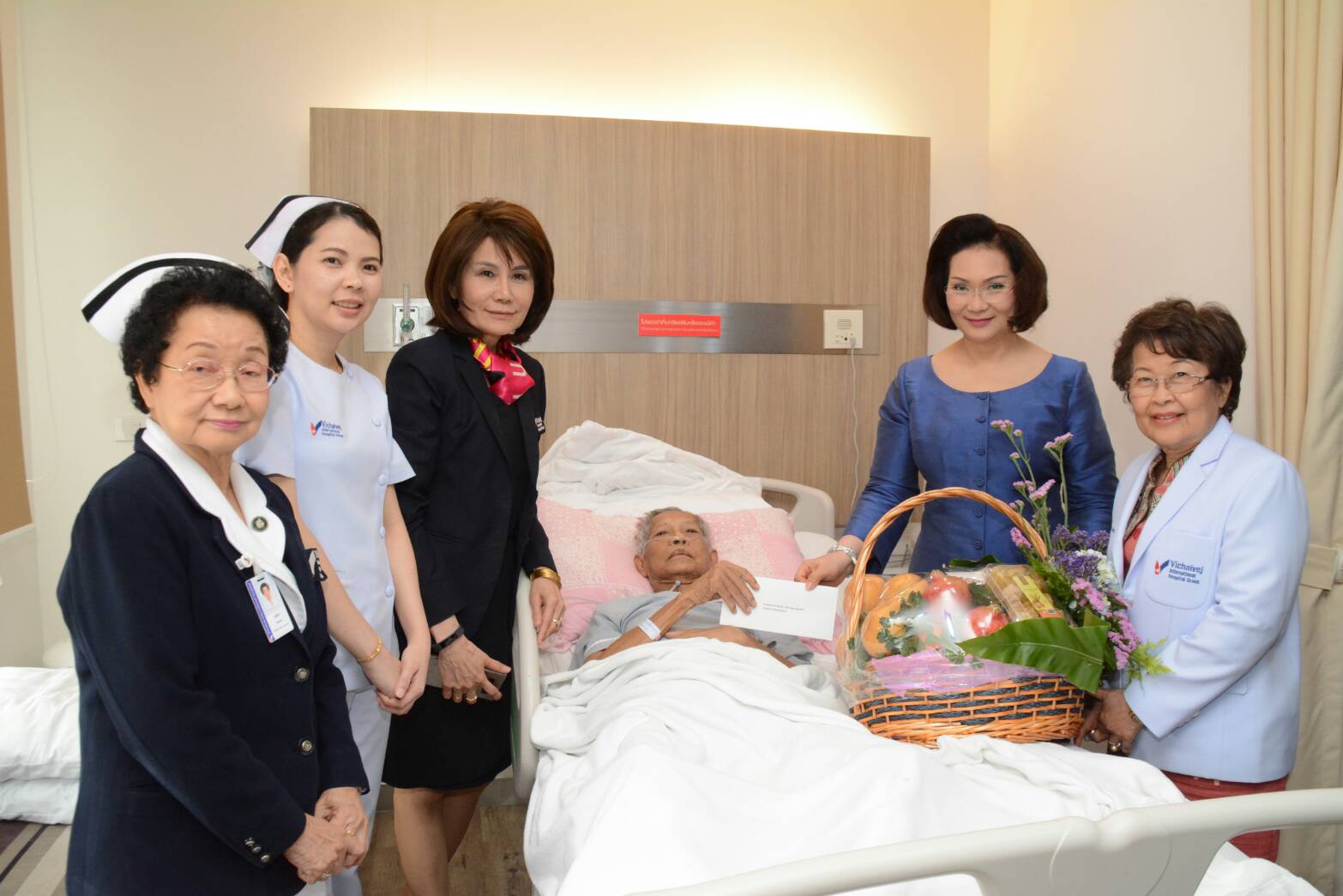 “คุณหญิงปัทมา” เยี่ยมให้กำลังใจพร้อมมอบเงินช่วยค่ารักษาพยาบาล ให้คุณศิวดล อดีตนายกส.ผู้สื่อข่าวกีฬาฯ “คุณหญิงปัทมา” เยี่ยมให้กำลังใจพร้อมมอบเงินช่วยค่ารักษาพยาบาล ให้คุณศิวดล อดีตนายกส.ผู้สื่อข่าวกีฬาฯ