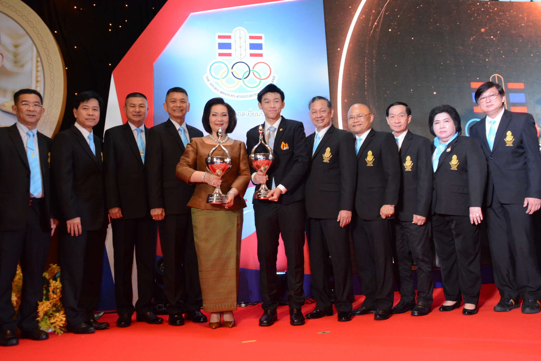 สมาคมกีฬาแบด คว้า 4 รางวัล “วันนักกีฬายอดเยี่ยม 2560” ของสมาคมผู้สื่อข่าวกีฬา สมาคมกีฬาแบด คว้า 4 รางวัล “วันนักกีฬายอดเยี่ยม 2560” ของสมาคมผู้สื่อข่าวกีฬา