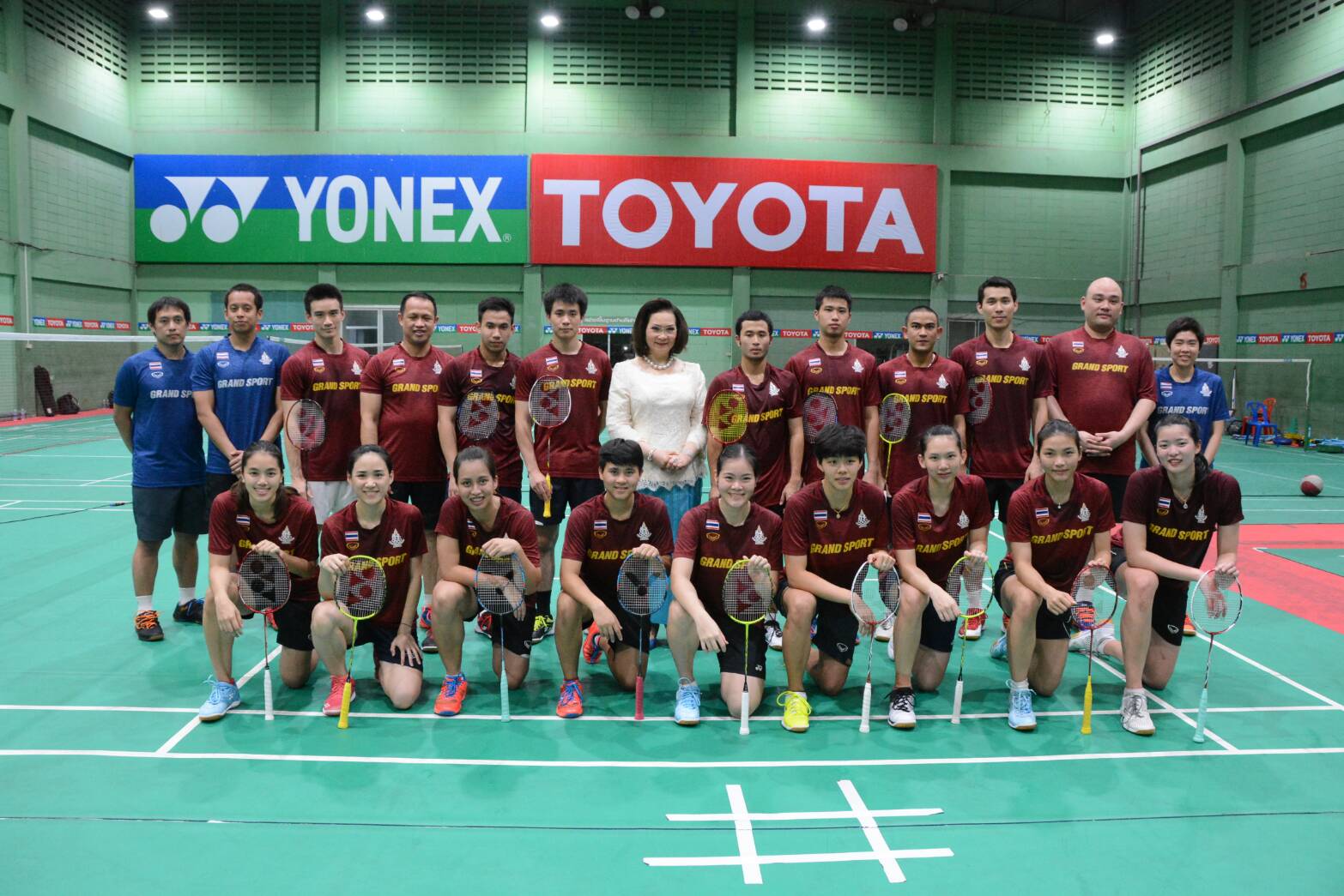 การซ้อมร่วมกันเพื่อเตรียมความพร้อมของนักกีฬาแบดมินตันทีมชาติไทยที่เข้าร่วมการแข่งขันกีฬาเอเชี่ยนเกมส์ครั้งที่ 18 