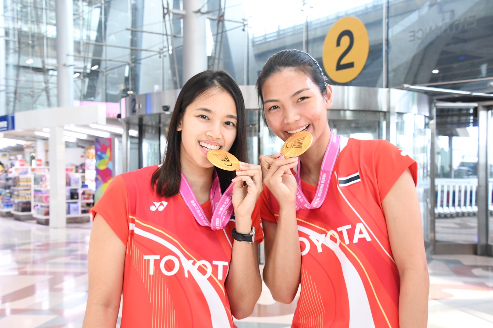 “กิ๊ฟ-วิว” กลับถึงไทย หลังได้แชมป์ไชนีสไทเป