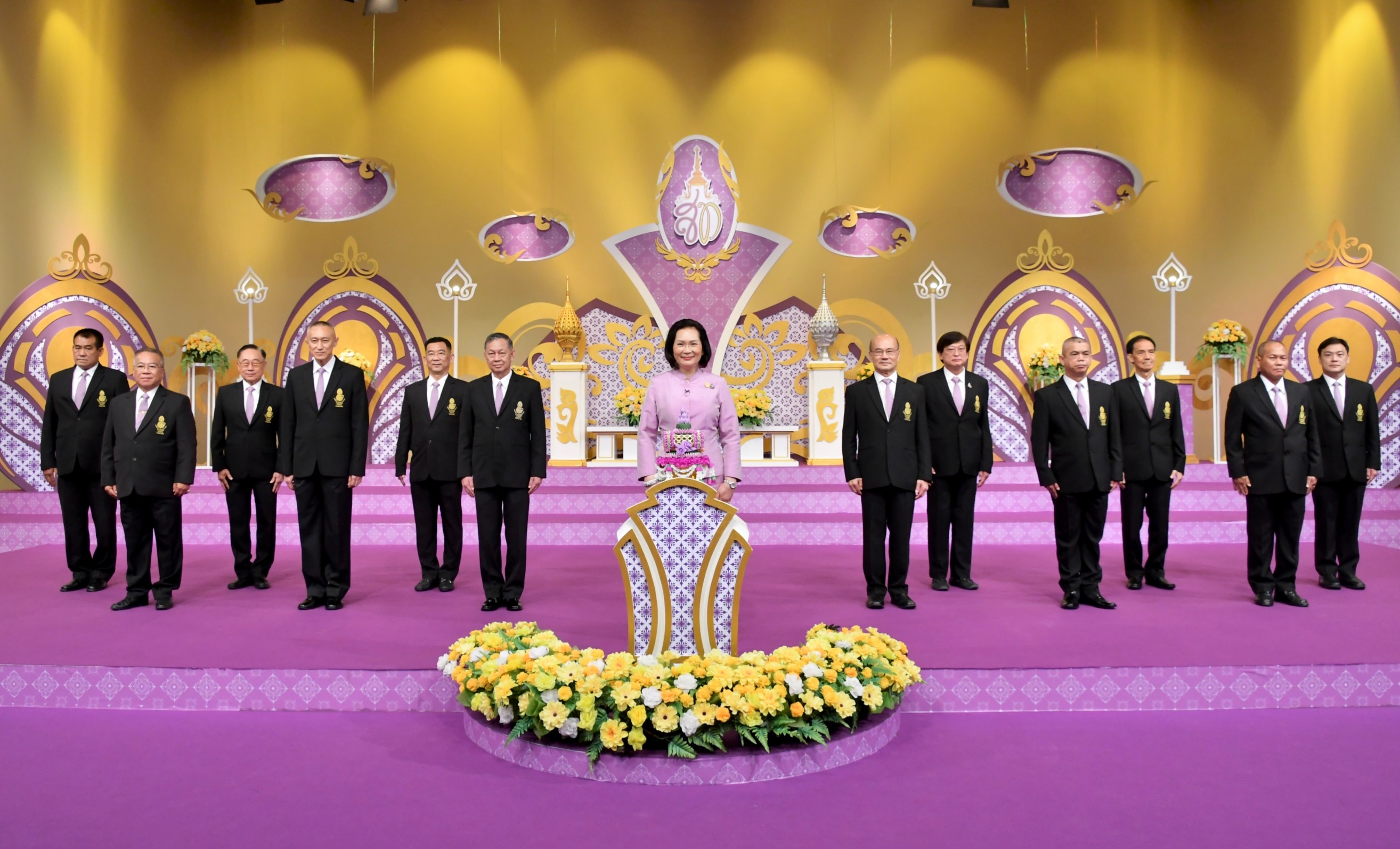 ร่วมบันทึกเทปรายการถวายพระพร เนื่องในโอกาสวันเฉลิมพระชนมพรรษา สมเด็จพระนางเจ้าฯ พระบรมราชินี