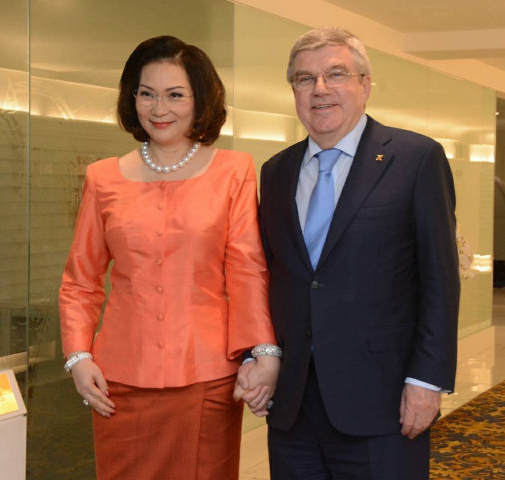 คุณหญิงปัทมา ชื่นชมผึ้งงานร่วมสร้างประวัติศาสตร์ขนไก่โลกในประเทศไทย ประธานไอโอซี พร้อมนำวิธีการจัดของไทยไปเป็นแนวทาง คุณหญิงปัทมา ชื่นชมผึ้งงานร่วมสร้างประวัติศาสตร์ขนไก่โลกในประเทศไทย ประธานไอโอซี พร้อมนำวิธีการจัดของไทยไปเป็นแนวทาง