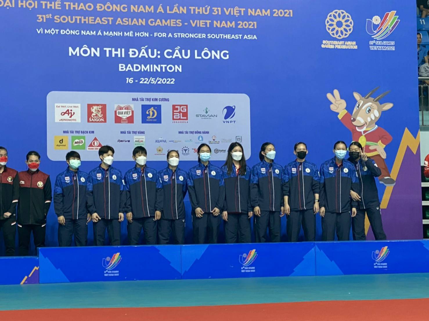 ทีมตบลูกขนไก่สาวไทย พิชิต อินโดนีเซีย 3-0 คู่ คว้าแชมป์แบดมินตันทีมหญิง ศึกซีเกมส์ สมัย 8