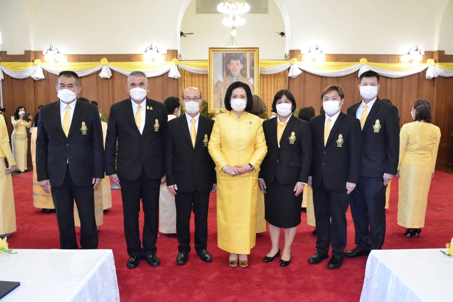 สมาคมกีฬาแบดมินตันแห่งประเทศไทยฯ ร่วมพิธีลงนามถวายพระพรชัยมงคล ณ ศาลาสหทัยสมาคมในพระบรมมหาราชวัง