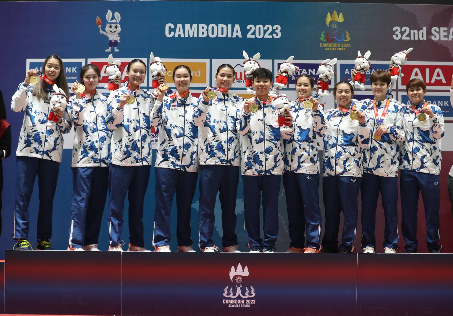 แบดมินตันหญิงของไทย เอาชนะ อินโดนีเซีย คว้าเหรียญทองทีมหญิงซีเกมส์สมัยที่ 9 แบดมินตันหญิงของไทย เอาชนะ อินโดนีเซีย คว้าเหรียญทองทีมหญิงซีเกมส์สมัยที่ 9