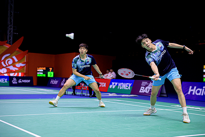 หนุ่มไทย พ่ายสิงคโปร์หวิว 2-3 แมตช์แรกขนไก่ทีมชิงแชมป์เอเชีย หนุ่มไทย พ่ายสิงคโปร์หวิว 2-3 แมตช์แรกขนไก่ทีมชิงแชมป์เอเชีย