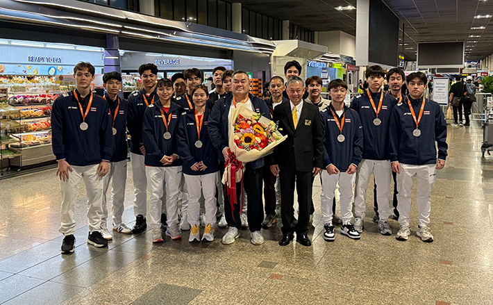 ทัพแบดมินตันเยาวชนไทย กลับถึงบ้าน หลังคว้ารองแชมป์ทีมผสมเอเชีย เตรียมลุยเยาวชนโลก ต.ค.นี้ ทัพแบดมินตันเยาวชนไทย กลับถึงบ้าน หลังคว้ารองแชมป์ทีมผสมเอเชีย เตรียมลุยเยาวชนโลก ต.ค.นี้