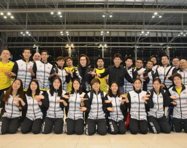 ทีมแบดไทย โชว์ฟอร์มยอดเยี่ยม ผ่านเข้ารอบรองชนะเลิศ สุธีรมานคัพ 2017