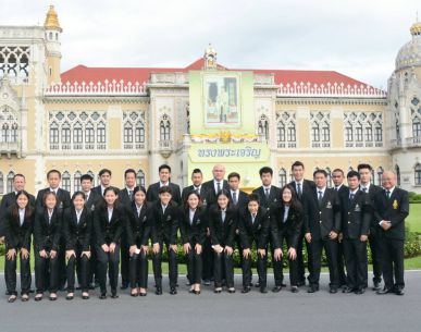 นักแบดมินตันไทยชุดซีเกมส์ เข้ารับโอวาทจากนายกรัฐมนตรี