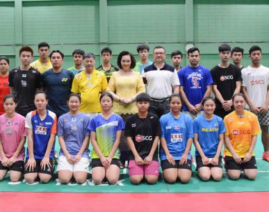  "คุณหญิงปัทมา" มั่นใจขนไก่ดาวรุ่งพร้อมสู้ศึกชิงแชมป์เอเชีย ชู "วิว-จิว" เช็คฟิตก่อนลุยยูธ อลป.