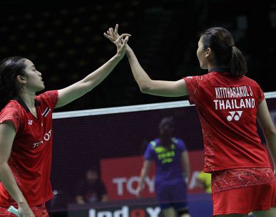 "กิ๊ฟ-วิว" ตบดุโค่นสาวจีน 2-0 เกม "เพชร" ตบคว้าชัยขนไก่โตโยต้า ไทยแลนด์ โอเพ่น