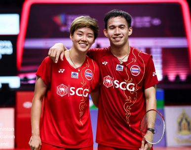"บาส-ปอป้อ" ไม่พลาดตบเฉือนชัยหวุดหวิด ทะลุรอบชิงชนะเลิศ "เมย์" เสียดายปิดไม่ลงพ่ายเต็ง 1 ศึก โตโยต้า ไทยแลนด์ โอเพ่น