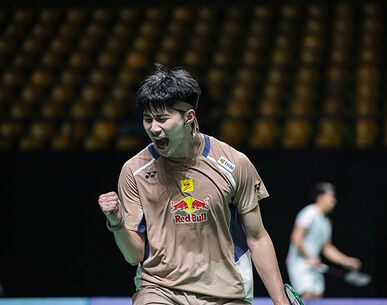 "อิคคิว" พณิชพล โค่นแชมป์เก่า ทะลุ 8 คนแบดมินตันไทยแลนด์ มาสเตอร์ส